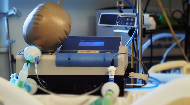 Kutnohorská nemocnice převzala pět plicních ventilátorů jako dar od výrobce zdravotnické techniky BTL