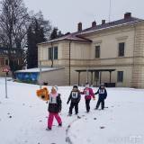 20210122204330_20210120_225838: Foto: V Mateřské školce Pohádka uspořádali zimní olympiádu!