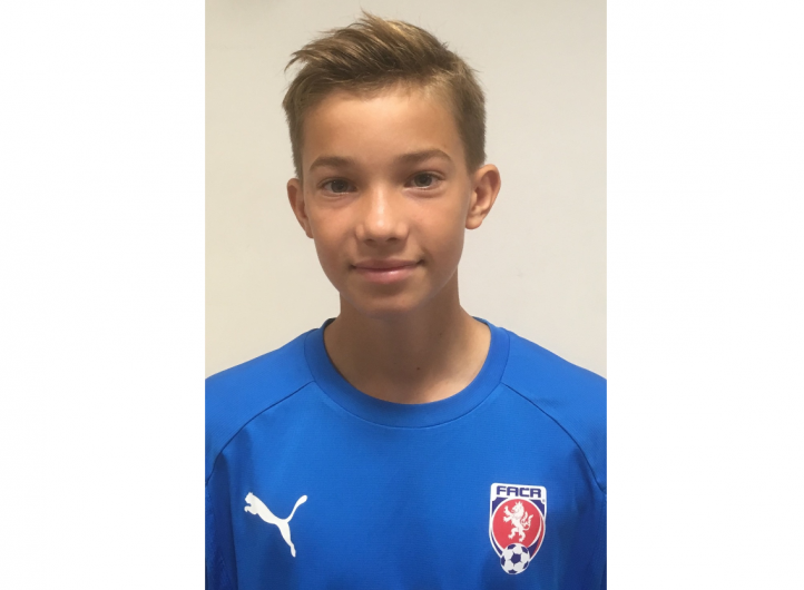 Mladý fotbalista z Čáslavi Tadeáš Vančura nakoukl do výběrového kempu české reprezentace  