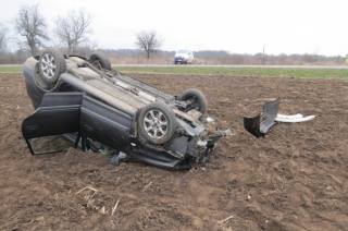 Dvaadvacetiletá řidička bourala pod vlivem alkoholu na silnici mezi Církvicí a Kolínem