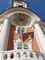 20210310210511_11: Tibetská vlajka zavlála také nad čáslavskou radnicí