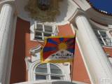20210310210513_DSCN7255: Tibetská vlajka zavlála také nad čáslavskou radnicí