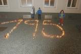 Svítící nápis 195 před ZŠ Čáslav náměstí připomněl výročí školy