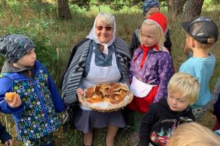 Pohádkový les dětem z MŠ Miskovice připravili rodiče