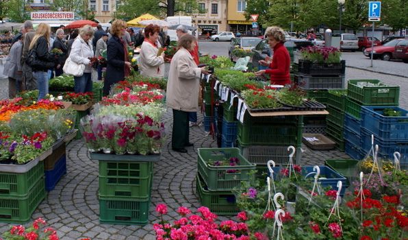Farmářské trhy budou na Palackého náměstí pokračovat, zahájí 5. dubna