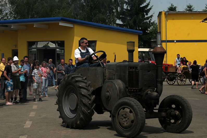 Stovky návštěvníků viděly v Čáslavi v chodu historické zemědělské stroje