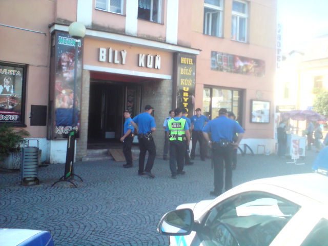 Moment překvapení na Čáslavsku, kontrolovali řidiče a hotel na náměstí