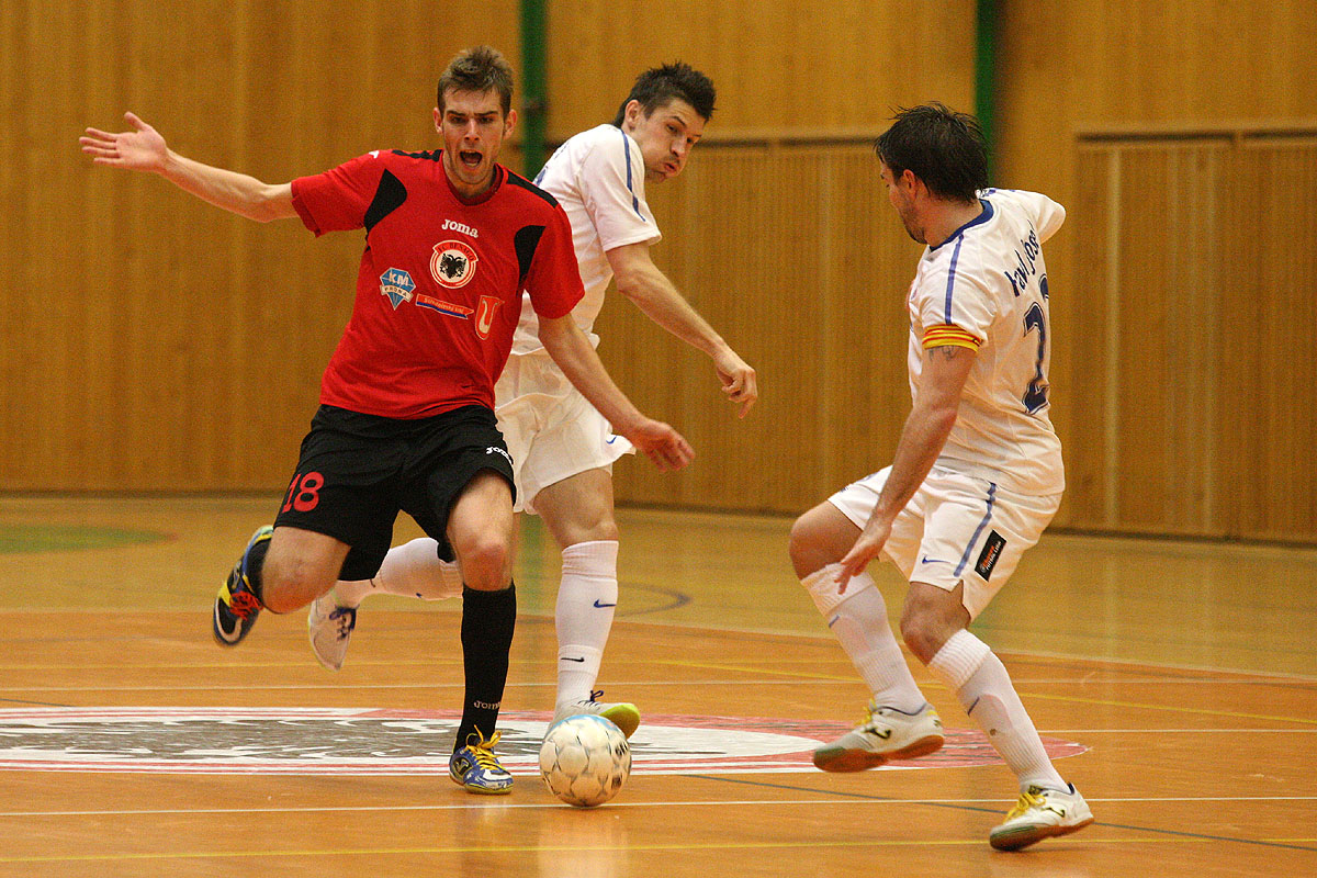 Foto: Futsalisté zručského Benaga ve čtvrtfinále vrátili Tangu porážku