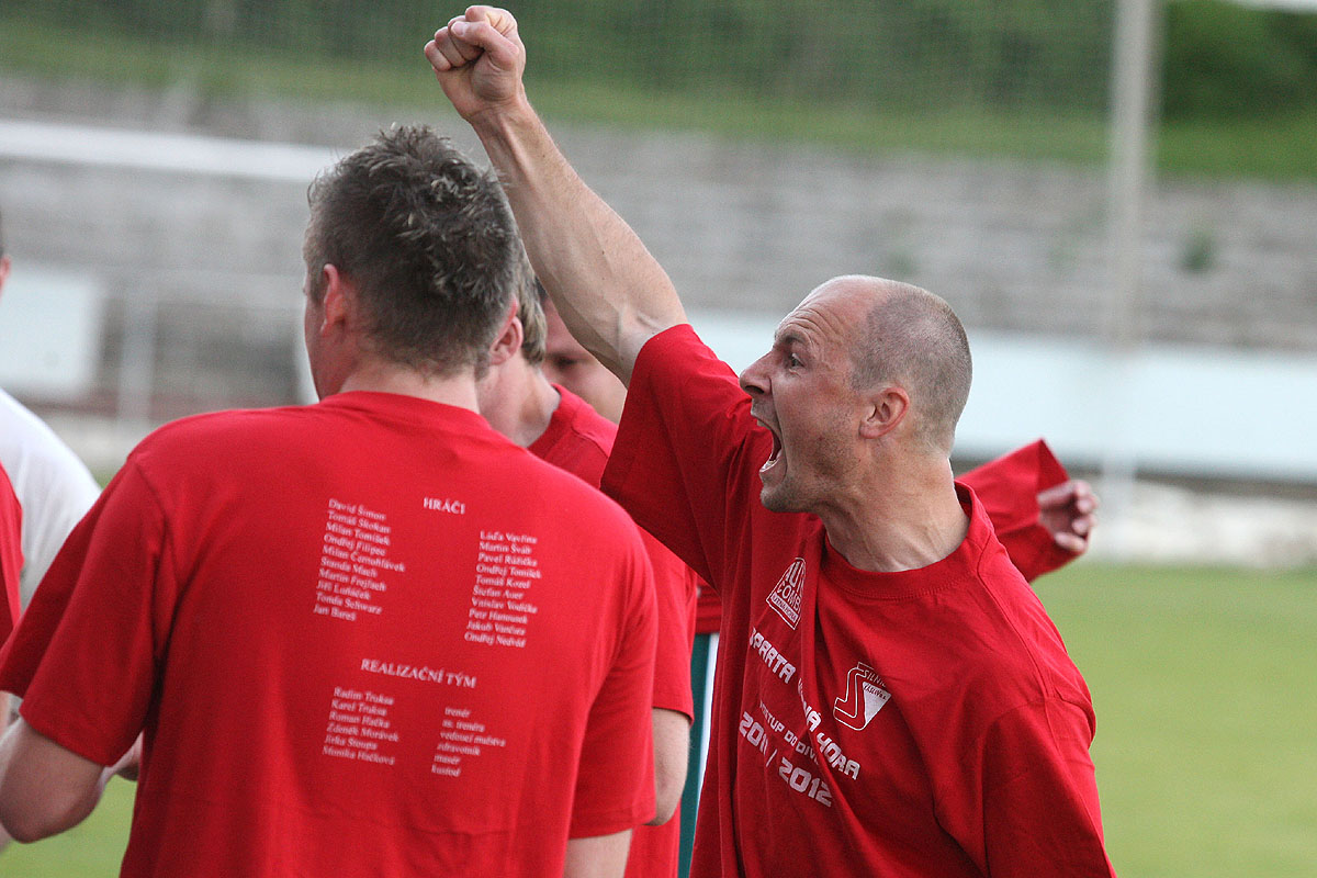 Foto: Postupová radost fotbalistů Sparty vypukla už po nedělním utkání