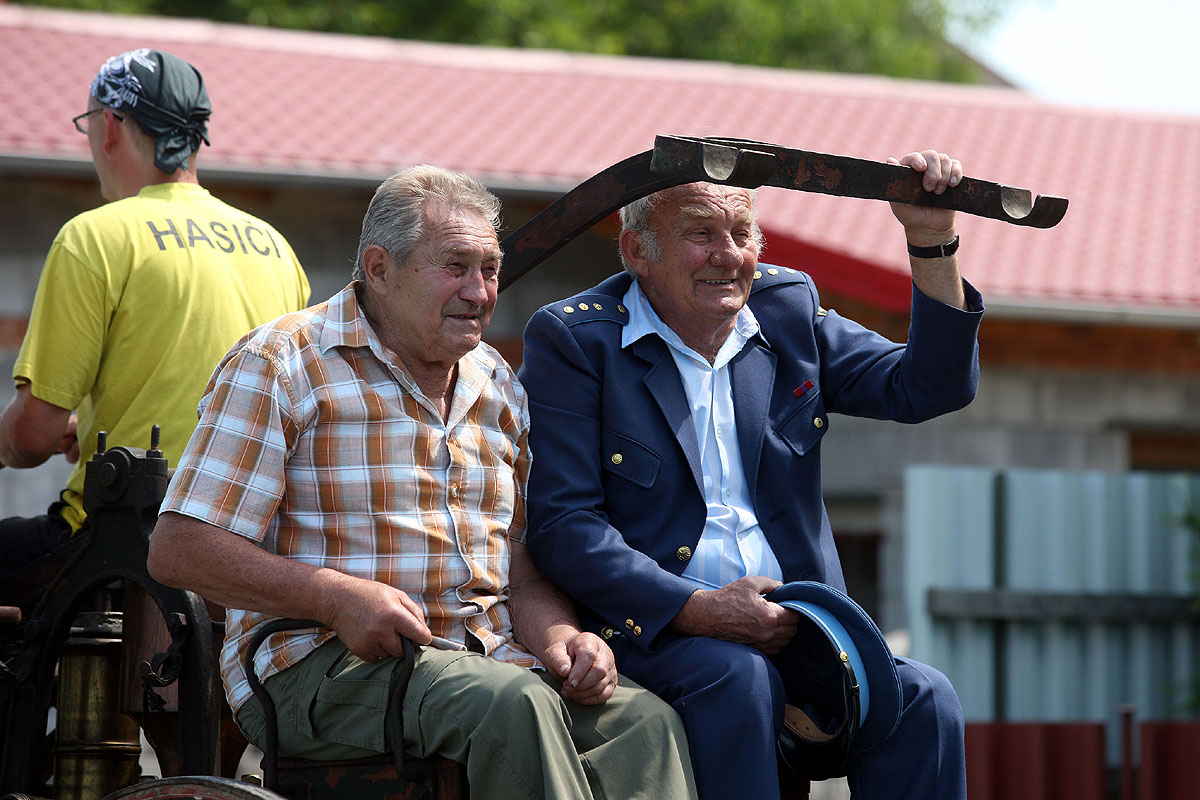 Dobrovolní hasiči v Rohozci slaví 125 let, oficiální program zahájil průvod obcí