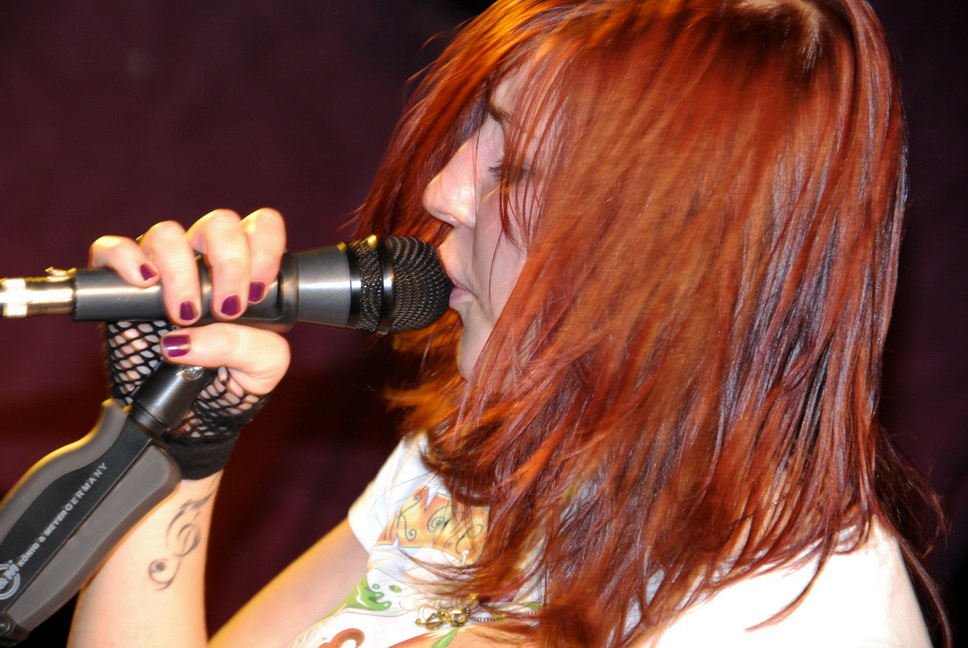 Foto: Mikrofon si v České při páteční Female Rock Night podávaly zpěvačky