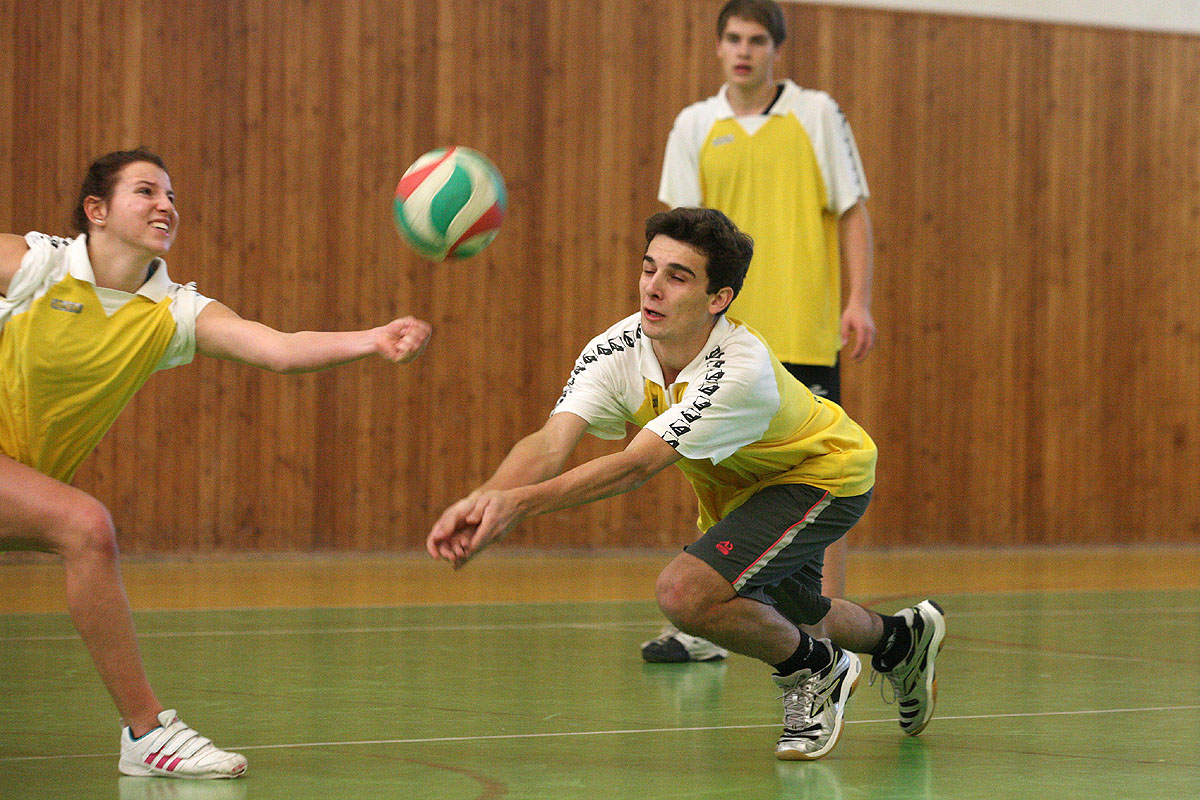 Foto: Na Gymnáziu Jiřího Ortena bojují o Zlatou křídu ve volejbalovém turnaji