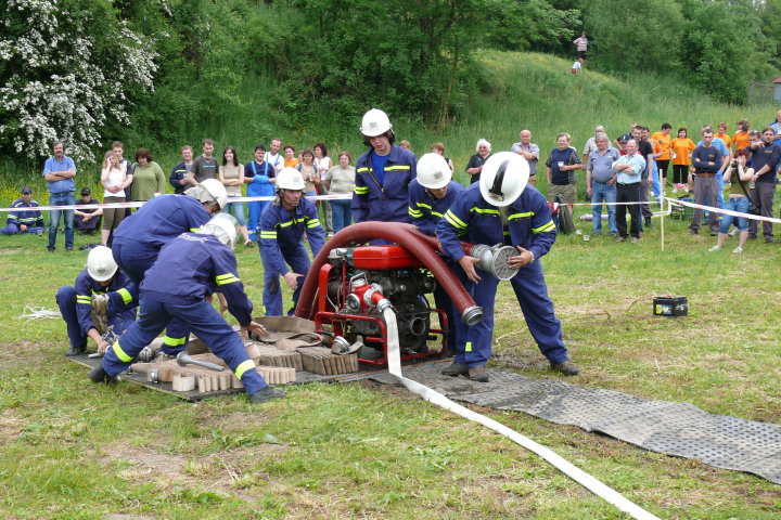Netradiční soutěží v Okřesanči oslaví 85 let od založení Sboru dobrovolných hasičů