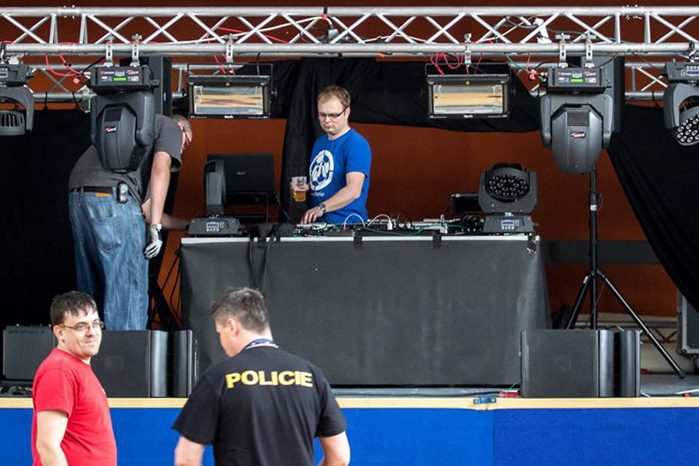 Foto, video: Čáslavští DJs se představili na hlavním pódiu královéhradeckého AIR festivalu