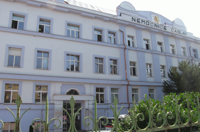 Hlavní budova nemocnice v Čáslavi se chlubí novou fasádou