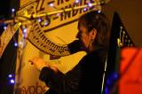 5G6H2532: Foto, video: V refektáři GASK vystoupili bubeník Donald Hay a harfenistka Mary McMaster