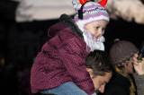 IMG_1315: Video: V Čáslavi rozsvítili vánoční strom, na náměstí dorazily stovky lidí