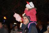 IMG_1407: Video: V Čáslavi rozsvítili vánoční strom, na náměstí dorazily stovky lidí