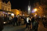 IMG_1438: Video: V Čáslavi rozsvítili vánoční strom, na náměstí dorazily stovky lidí