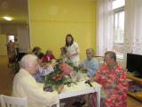 IMG_0402: S vánoční výzdobou kutnohorské nemocnice pomáhá jak personál, tak pacienti