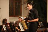 5G6H7158: Akordeonový soubor vystoupil s Vánočním koncertem v klášteru sv. Voršil