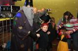 5G6H2732: Foto: Čaroděj Emča na karnevale v klubu Česká 1 naučil děti tři nové tance