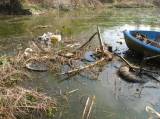 odpad1: Tupadelští myslivci znovu vyčistili černou skládku v lokalitě Bambousek u Čáslavi