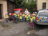 pol1102: Děti z Mateřské školy Uhlířské Janovice zavítaly na tamní policejní oddělení