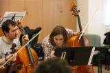 5G6H0831: Foto: Kutnohorský komorní orchestr zkouší na vánoční koncerty v GASKu