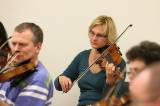 5G6H0875: Foto: Kutnohorský komorní orchestr zkouší na vánoční koncerty v GASKu