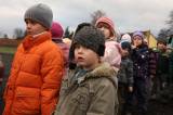 5G6H5812: Foto: Děti z Mateřské školy Masarykova se postaraly pejskům o bohaté Vánoce