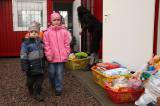 5G6H5850: Foto: Děti z Mateřské školy Masarykova se postaraly pejskům o bohaté Vánoce