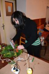 dsc_0494: Foto: Ve zbyslavských Vánočních dílnách vyráběli věnce, zvonečky i čerty