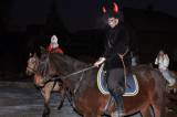 IMG_2962: Foto: V Miskovicích se děti dočkaly opožděné čertovské nadílky, Mikuláš dorazil na koni