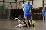 IMG_3573: Foto: Fotbalisté si posezónní volno zpestřili turnajem ve futsale v Ronově nad Doubravou