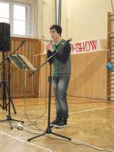 caruso122: Na ZŠ T.G.Masaryka ještě před prázdninami soutěžili mladí zpěváci