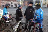 5G6H8514: Foto: Cyklisté si symbolicky připili a jako každý rok vyrazili na Sion
