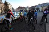 5G6H8522: Foto: Cyklisté si symbolicky připili a jako každý rok vyrazili na Sion