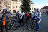 5G6H8544: Foto: Cyklisté si symbolicky připili a jako každý rok vyrazili na Sion