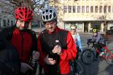 5G6H8617: Foto: Cyklisté si symbolicky připili a jako každý rok vyrazili na Sion