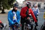 5G6H8662: Foto: Cyklisté si symbolicky připili a jako každý rok vyrazili na Sion
