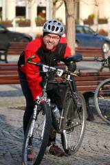 5G6H8705: Foto: Cyklisté si symbolicky připili a jako každý rok vyrazili na Sion