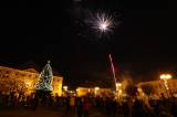 5G6H8805: Novoroční ohňostroj na kutnohorském Palackého náměstí nechyběl ani letos