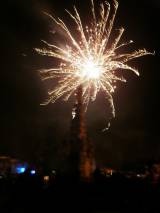 PC140031: Také Čáslaváci na Nový rok slavili na Náměstí Jana Žižky z Trocnova ohňostrojem