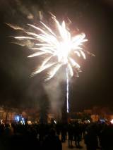 PC140037: Také Čáslaváci na Nový rok slavili na Náměstí Jana Žižky z Trocnova ohňostrojem