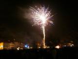 PC140046: Také Čáslaváci na Nový rok slavili na Náměstí Jana Žižky z Trocnova ohňostrojem