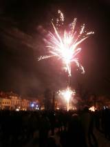 PC140047: Také Čáslaváci na Nový rok slavili na Náměstí Jana Žižky z Trocnova ohňostrojem