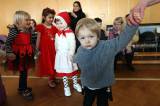 5G6H4394: Foto: Kutnohorskou sokolovnu obsadily děti, užily si tam tradiční karneval