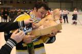 5G6H5684: Foto: Vepřovou hlavu za vítězství v turnaji si tentokrát odvezli hokejisté z Křečhoře!