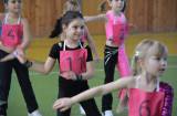vc103: Foto: Děvčata bojovala v tělocvičně Gymnázia Jiřího Ortena ve Velké ceně Kutné Hory